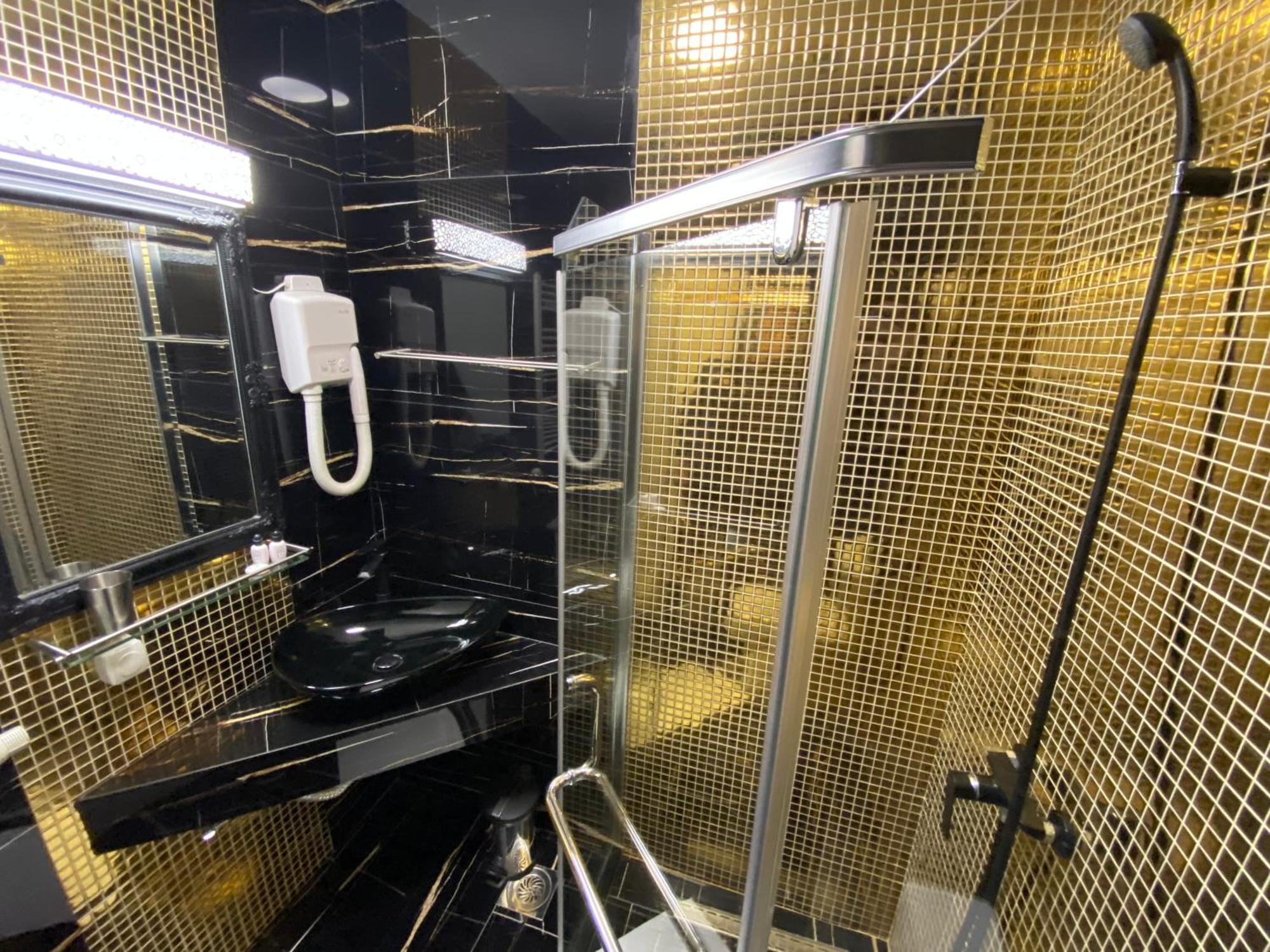 Hotel Pejton Prishtinë Ngoại thất bức ảnh