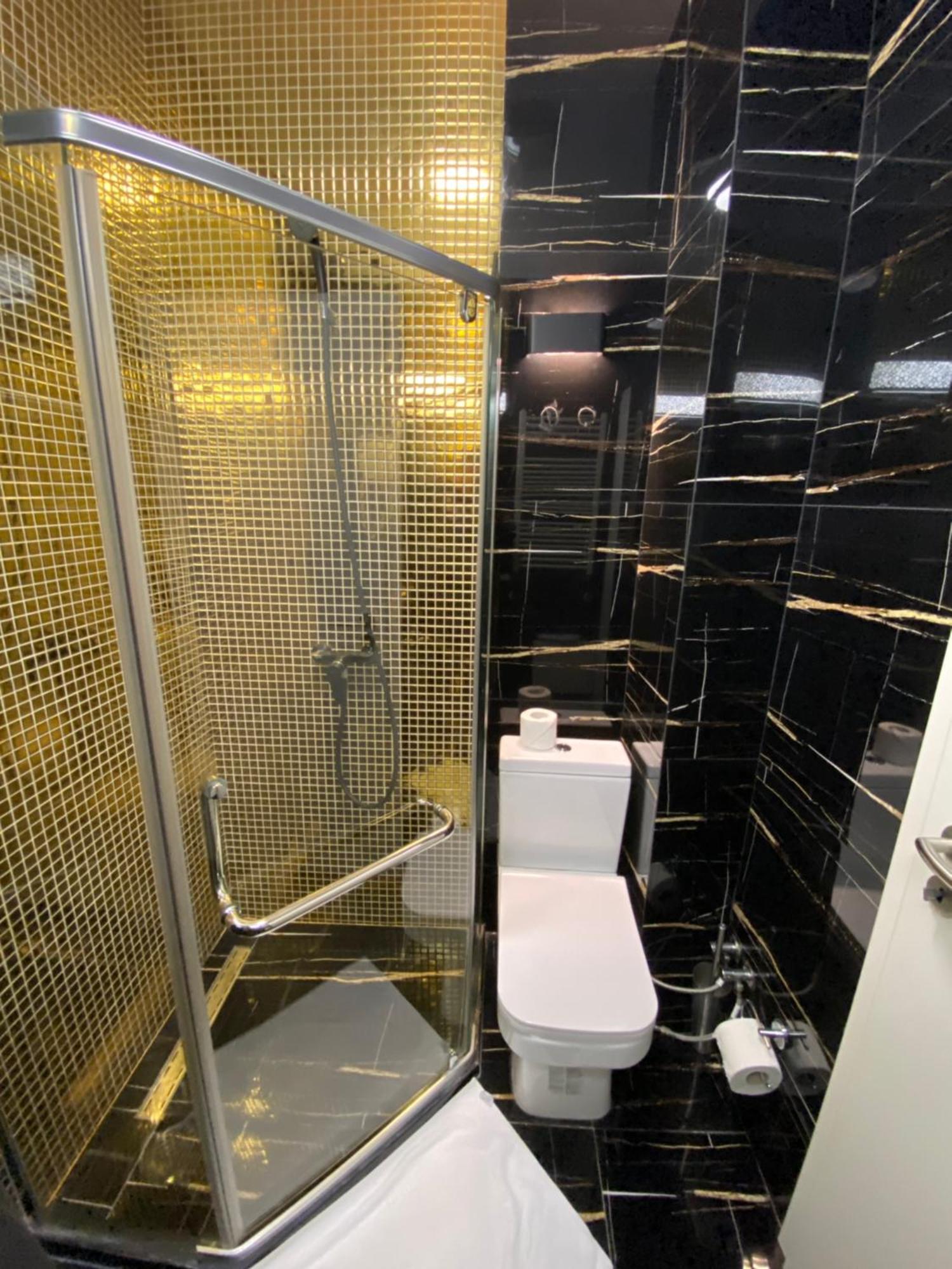 Hotel Pejton Prishtinë Ngoại thất bức ảnh