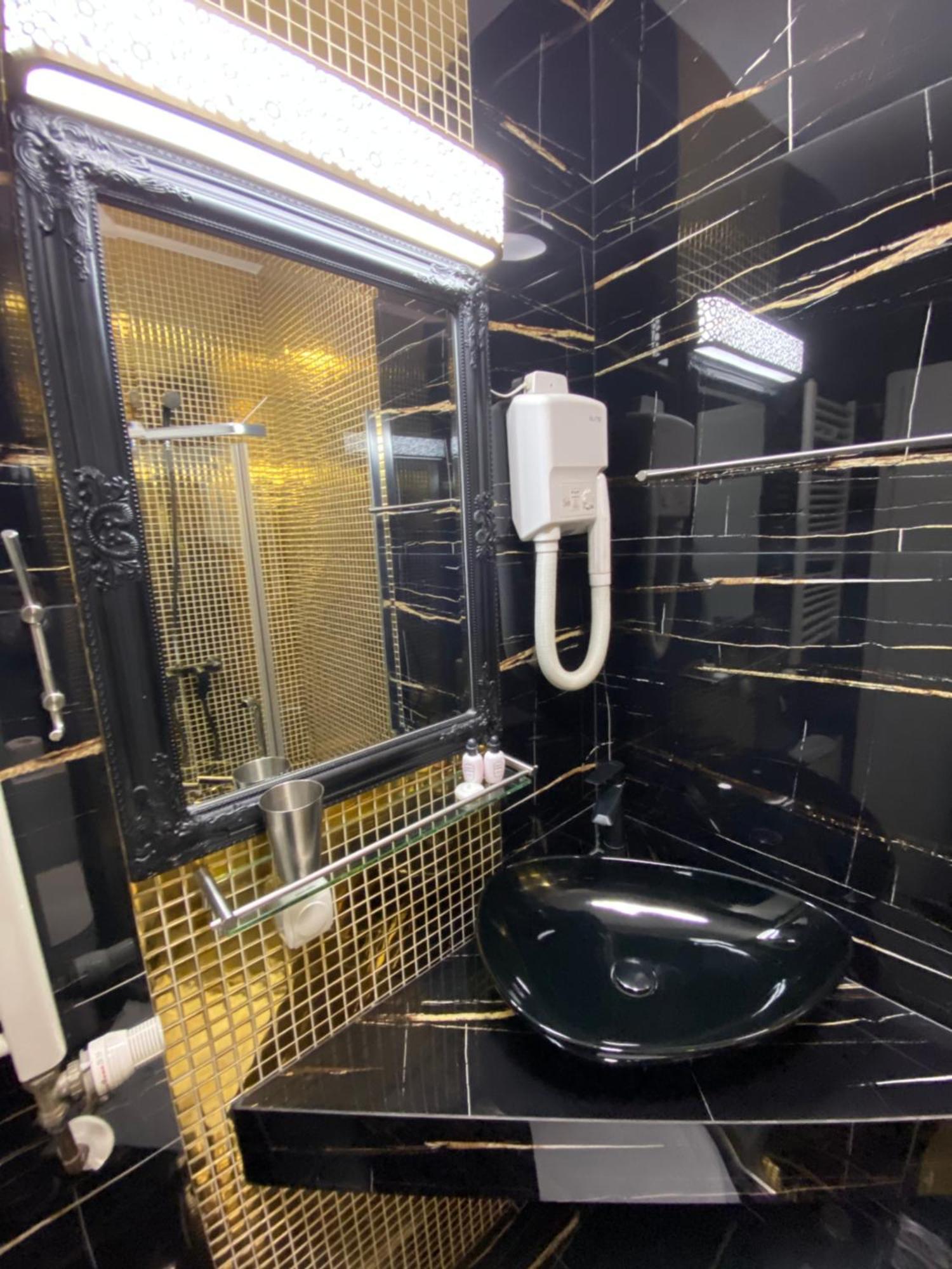 Hotel Pejton Prishtinë Ngoại thất bức ảnh
